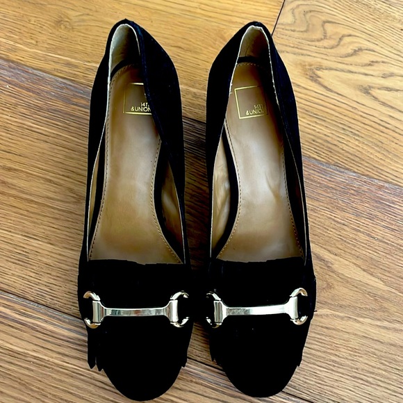 Black suede heeled loafers with gold hardware size 7.5 - Picture 2 of 7